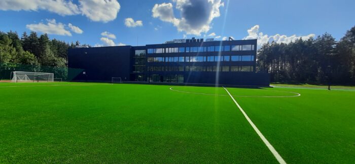 The British International School of Vilnius. Futbolo stadionas